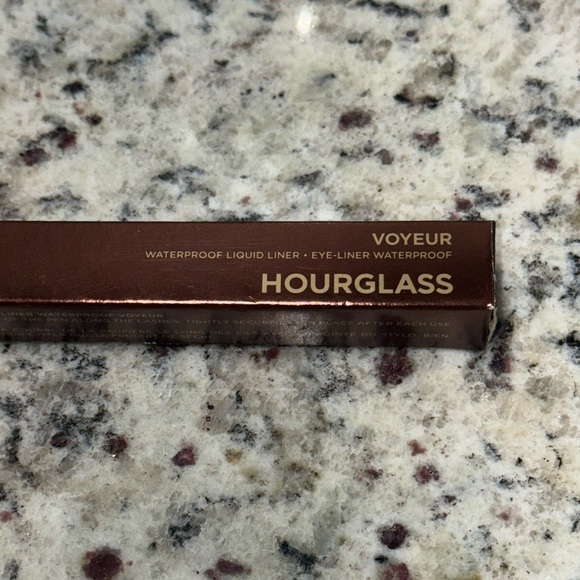 Hourglass Ultra Black Liquid Eyeliner - Picture 4 of 7